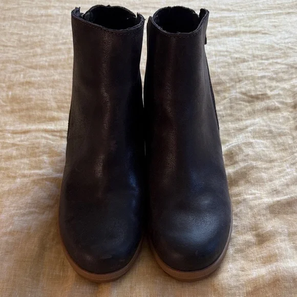 Joan of Arctic Wedge II zip up boots - Picture 4 of 17
